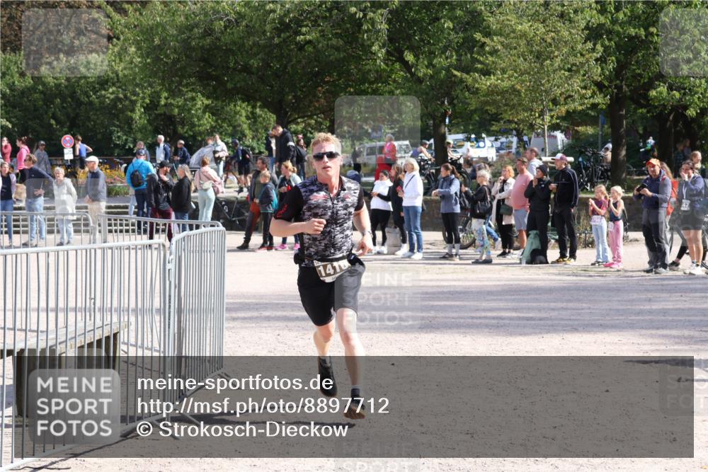 14.09.2025 - Stadtparktriathlon Strokosch-Dieckow http://msf.ph/oto/8897712 14.09.2025 13:40:39 Ziel 1403, 1410 meine-sportfotos.de