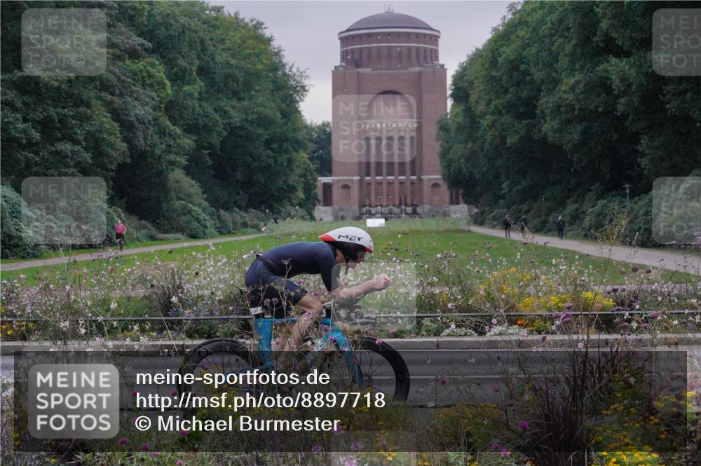 14.09.2025 - Stadtparktriathlon Michael Burmester http://msf.ph/oto/8897718 14.09.2025 08:58:37 Radfahren 313 meine-sportfotos.de