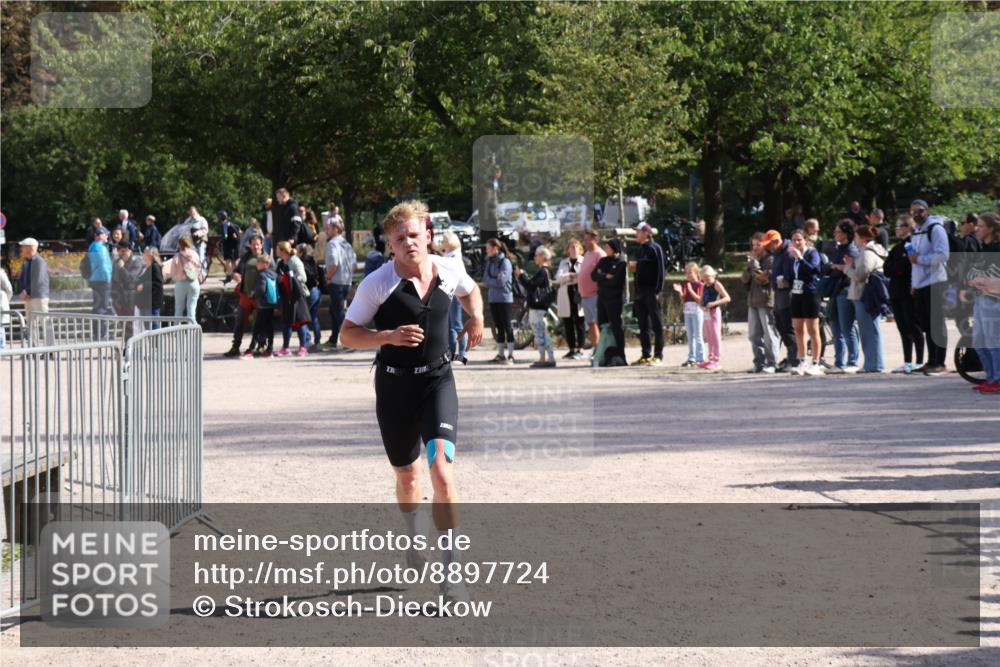14.09.2025 - Stadtparktriathlon Strokosch-Dieckow http://msf.ph/oto/8897724 14.09.2025 13:40:43 Ziel 1403, 1410 meine-sportfotos.de