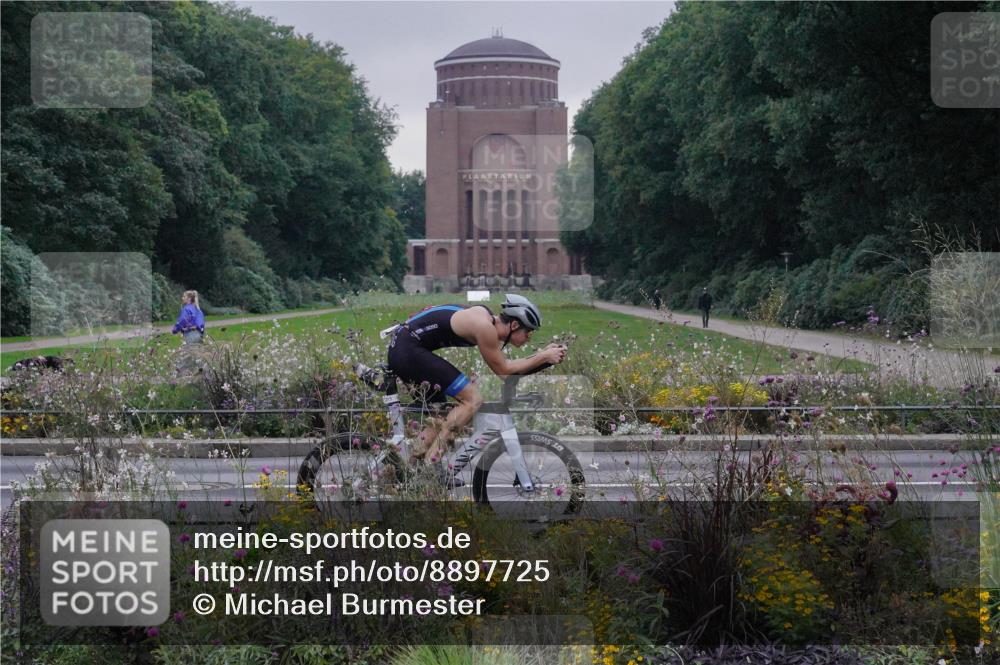 14.09.2025 - Stadtparktriathlon Michael Burmester http://msf.ph/oto/8897725 14.09.2025 08:58:57 Radfahren 306, 312, 315, 320 meine-sportfotos.de