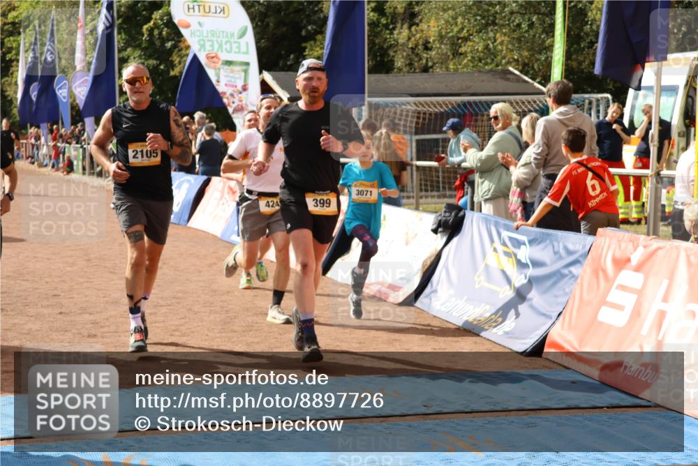 14.09.2025 - Airport Race Strokosch-Dieckow http://msf.ph/oto/8897726 14.09.2025 12:22:44 Ziel 168, 186, 399, 409, 424, 471, 514, 2087, 2105 meine-sportfotos.de