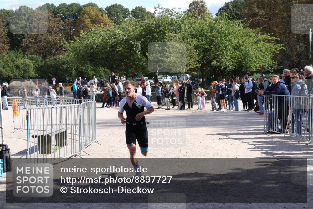 14.09.2025 - Stadtparktriathlon Strokosch-Dieckow http://msf.ph/oto/8897727 14.09.2025 13:40:44 Ziel 1403, 1410 meine-sportfotos.de
