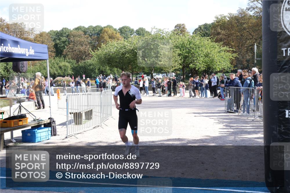 14.09.2025 - Stadtparktriathlon Strokosch-Dieckow http://msf.ph/oto/8897729 14.09.2025 13:40:44 Ziel 1403, 1410 meine-sportfotos.de