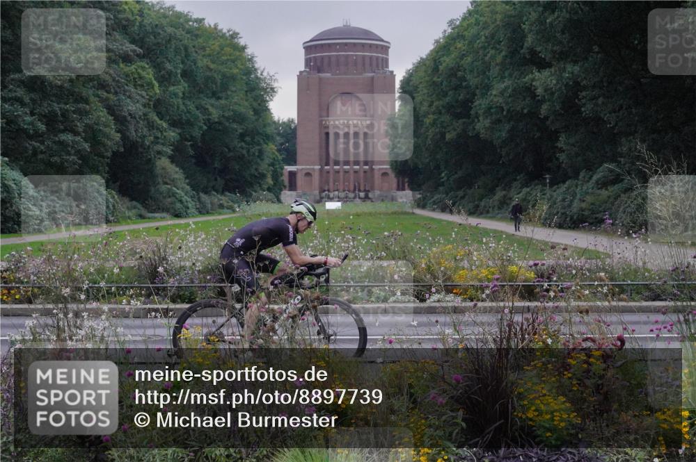 14.09.2025 - Stadtparktriathlon Michael Burmester http://msf.ph/oto/8897739 14.09.2025 08:59:03 Radfahren 306, 312, 320 meine-sportfotos.de