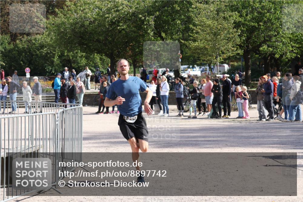 14.09.2025 - Stadtparktriathlon Strokosch-Dieckow http://msf.ph/oto/8897742 14.09.2025 13:40:56 Ziel 1360 meine-sportfotos.de