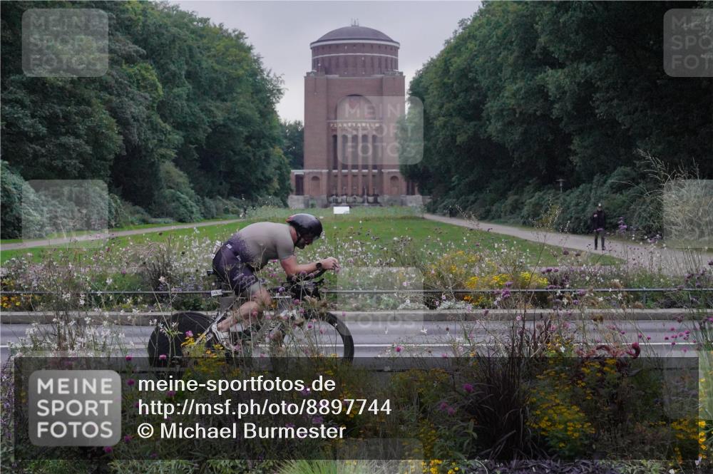 14.09.2025 - Stadtparktriathlon Michael Burmester http://msf.ph/oto/8897744 14.09.2025 08:59:16 Radfahren 346, 356, 359 meine-sportfotos.de