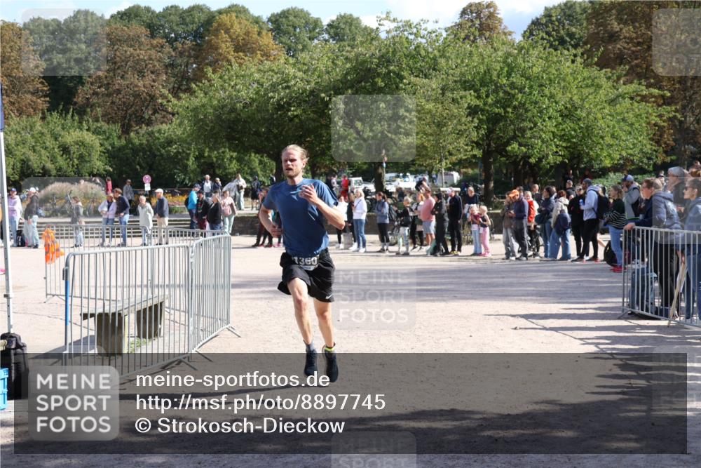 14.09.2025 - Stadtparktriathlon Strokosch-Dieckow http://msf.ph/oto/8897745 14.09.2025 13:40:56 Ziel 1360 meine-sportfotos.de