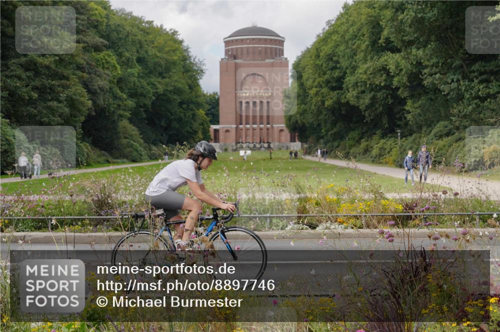 14.09.2025 - Stadtparktriathlon Michael Burmester http://msf.ph/oto/8897746 14.09.2025 12:41:01 Radfahren 1222, 1272, 1309, 1382, 1384, 1419 meine-sportfotos.de