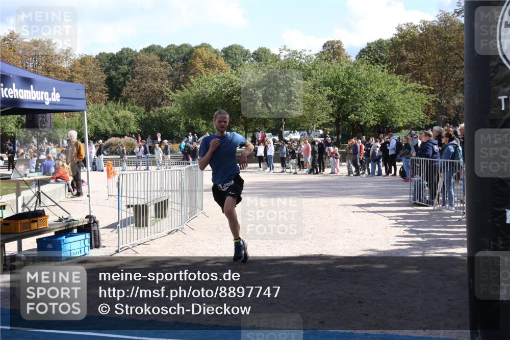 14.09.2025 - Stadtparktriathlon Strokosch-Dieckow http://msf.ph/oto/8897747 14.09.2025 13:40:57 Ziel 1360 meine-sportfotos.de