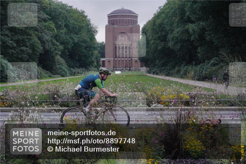 14.09.2025 - Stadtparktriathlon Michael Burmester http://msf.ph/oto/8897748 14.09.2025 08:59:20 Radfahren 346, 356 meine-sportfotos.de