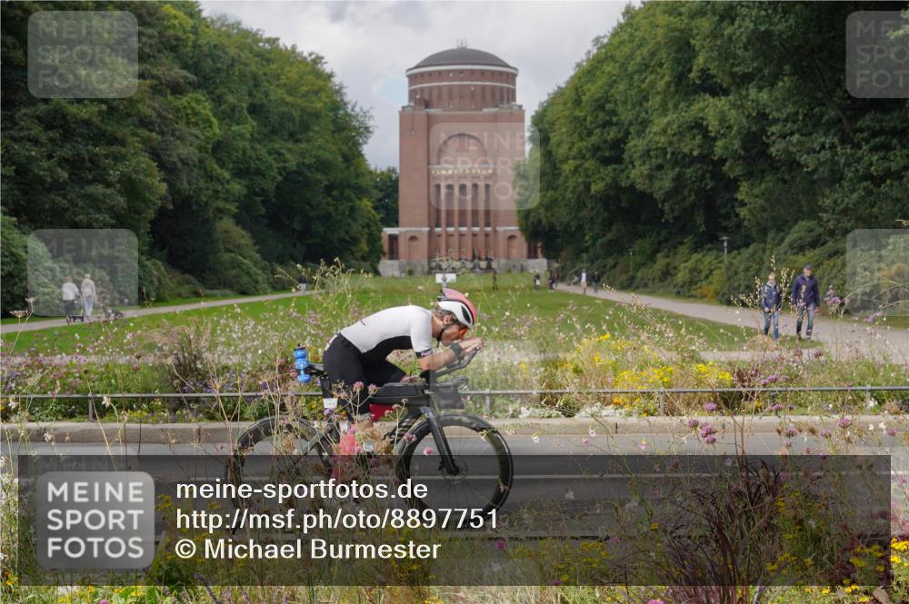14.09.2025 - Stadtparktriathlon Michael Burmester http://msf.ph/oto/8897751 14.09.2025 12:41:04 Radfahren 1222, 1272, 1384, 1419 meine-sportfotos.de