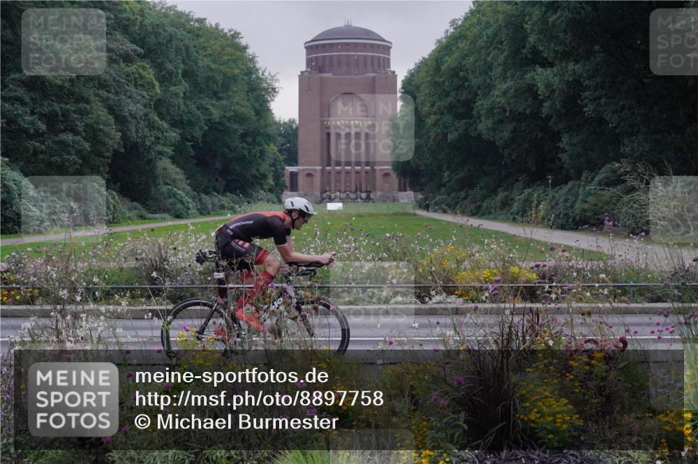14.09.2025 - Stadtparktriathlon Michael Burmester http://msf.ph/oto/8897758 14.09.2025 08:59:32 Radfahren 310, 317, 480 meine-sportfotos.de