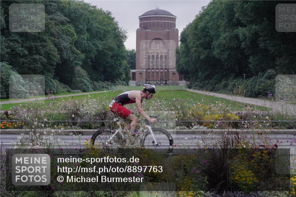14.09.2025 - Stadtparktriathlon Michael Burmester http://msf.ph/oto/8897763 14.09.2025 08:59:38 Radfahren 310 meine-sportfotos.de