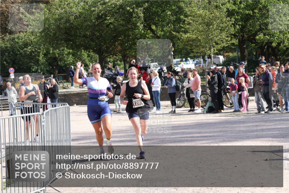 14.09.2025 - Stadtparktriathlon Strokosch-Dieckow http://msf.ph/oto/8897777 14.09.2025 13:41:16 Ziel 1237, 1241, 1277, 1285 meine-sportfotos.de
