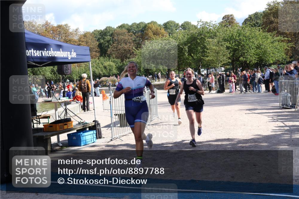 14.09.2025 - Stadtparktriathlon Strokosch-Dieckow http://msf.ph/oto/8897788 14.09.2025 13:41:18 Ziel 1237, 1241, 1285 meine-sportfotos.de