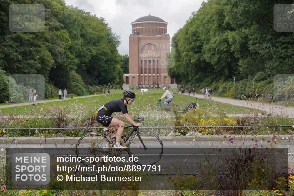 14.09.2025 - Stadtparktriathlon Michael Burmester http://msf.ph/oto/8897791 14.09.2025 12:41:24 Radfahren 1228, 1229, 1255, 1329, 1332, 1336, 1343, 1403 meine-sportfotos.de