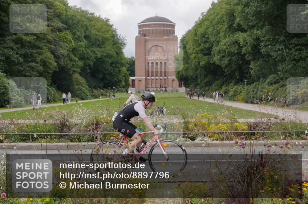 14.09.2025 - Stadtparktriathlon Michael Burmester http://msf.ph/oto/8897796 14.09.2025 12:41:25 Radfahren 1228, 1229, 1255, 1329, 1332, 1336, 1343, 1403 meine-sportfotos.de