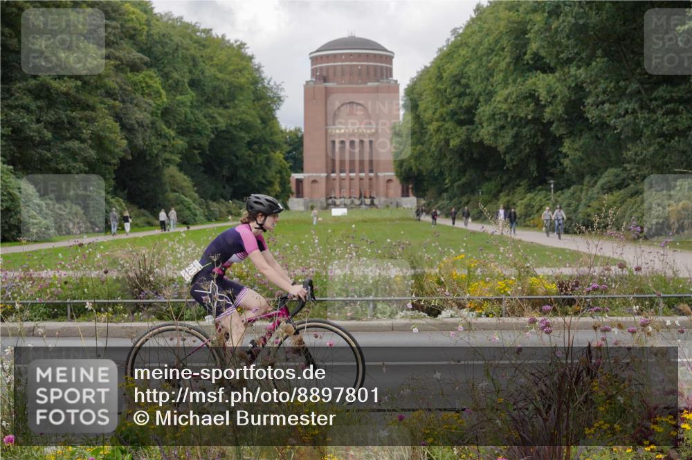14.09.2025 - Stadtparktriathlon Michael Burmester http://msf.ph/oto/8897801 14.09.2025 12:41:32 Radfahren 1228, 1287, 1304, 1334, 1343, 1353 meine-sportfotos.de