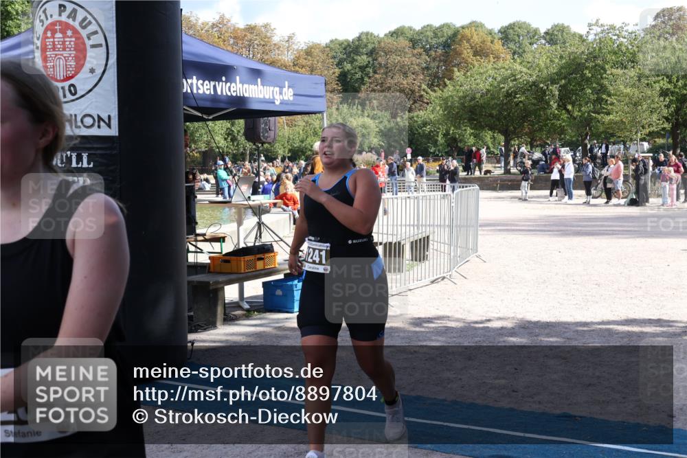 14.09.2025 - Stadtparktriathlon Strokosch-Dieckow http://msf.ph/oto/8897804 14.09.2025 13:41:21 Ziel 1237, 1241, 1285 meine-sportfotos.de