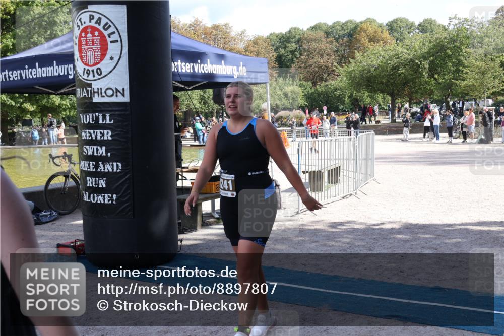 14.09.2025 - Stadtparktriathlon Strokosch-Dieckow http://msf.ph/oto/8897807 14.09.2025 13:41:21 Ziel 1237, 1241, 1285 meine-sportfotos.de