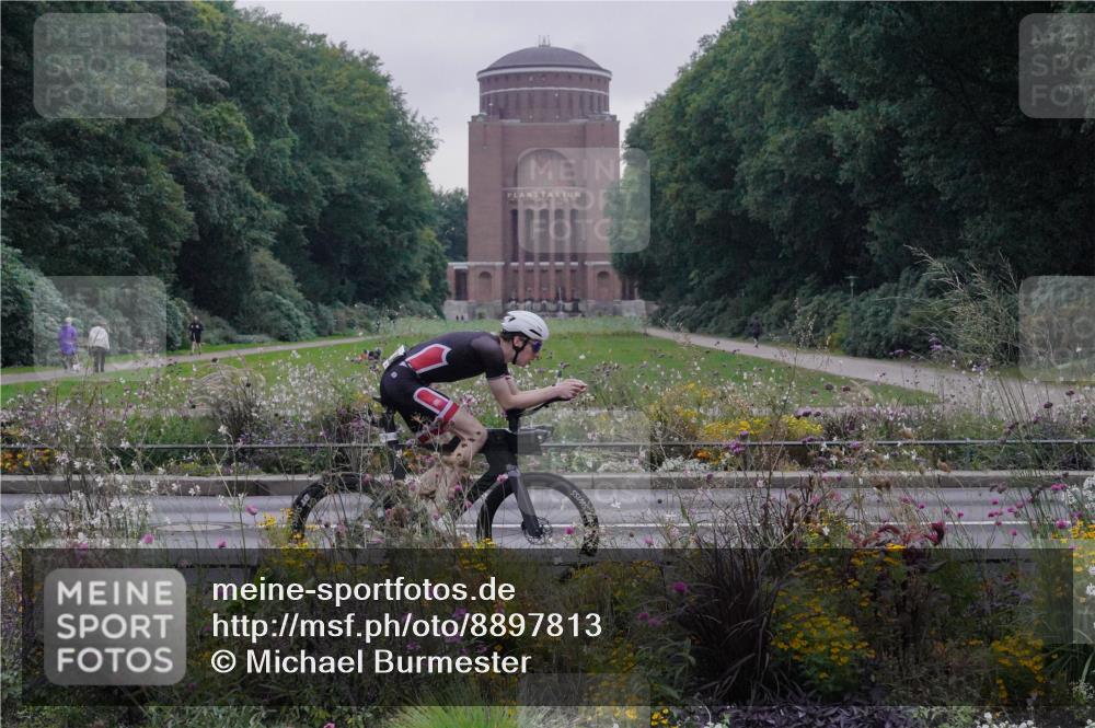14.09.2025 - Stadtparktriathlon Michael Burmester http://msf.ph/oto/8897813 14.09.2025 09:00:56 Radfahren 314, 344, 374 meine-sportfotos.de