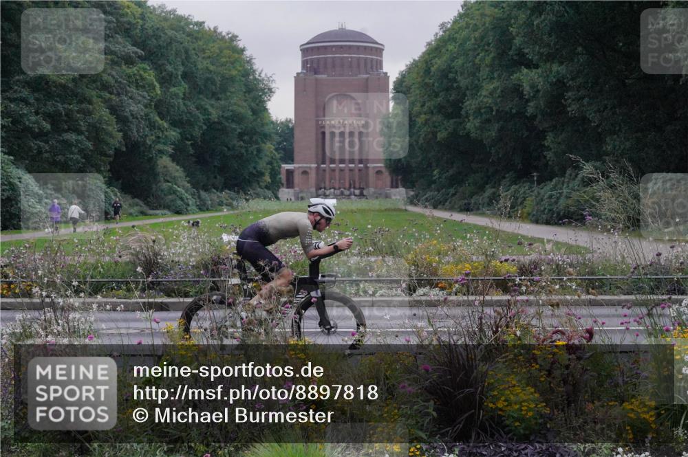 14.09.2025 - Stadtparktriathlon Michael Burmester http://msf.ph/oto/8897818 14.09.2025 09:00:57 Radfahren 314, 344, 374 meine-sportfotos.de