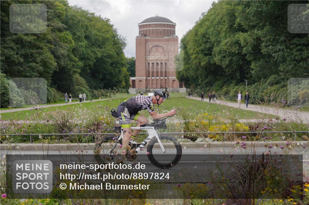 14.09.2025 - Stadtparktriathlon Michael Burmester http://msf.ph/oto/8897824 14.09.2025 12:41:41 Radfahren 1260, 1287, 1304, 1334, 1353 meine-sportfotos.de