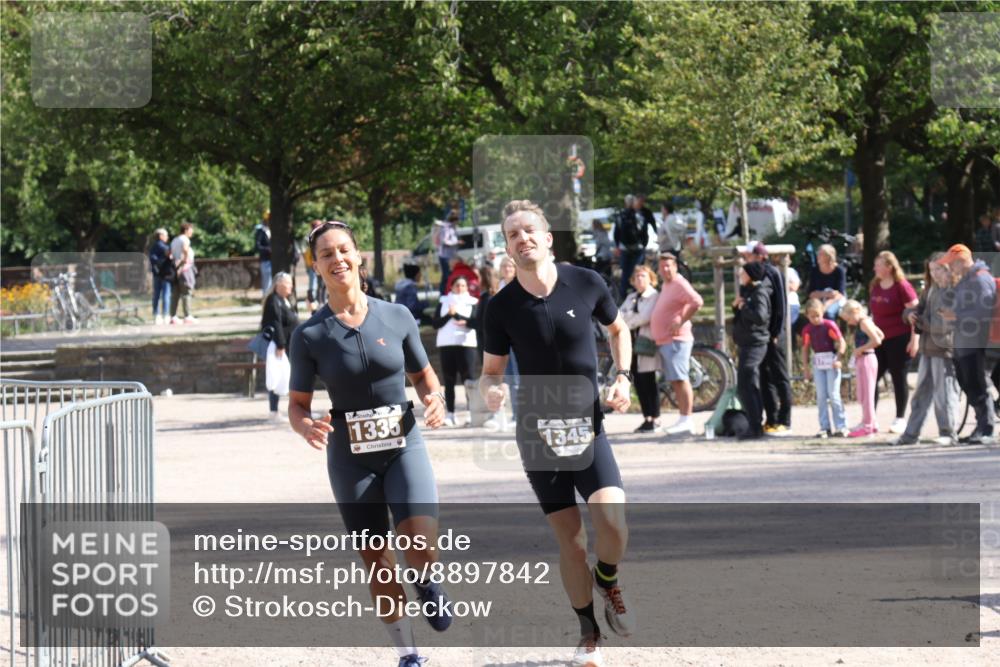14.09.2025 - Stadtparktriathlon Strokosch-Dieckow http://msf.ph/oto/8897842 14.09.2025 13:41:37 Ziel 1295, 1335, 1345 meine-sportfotos.de