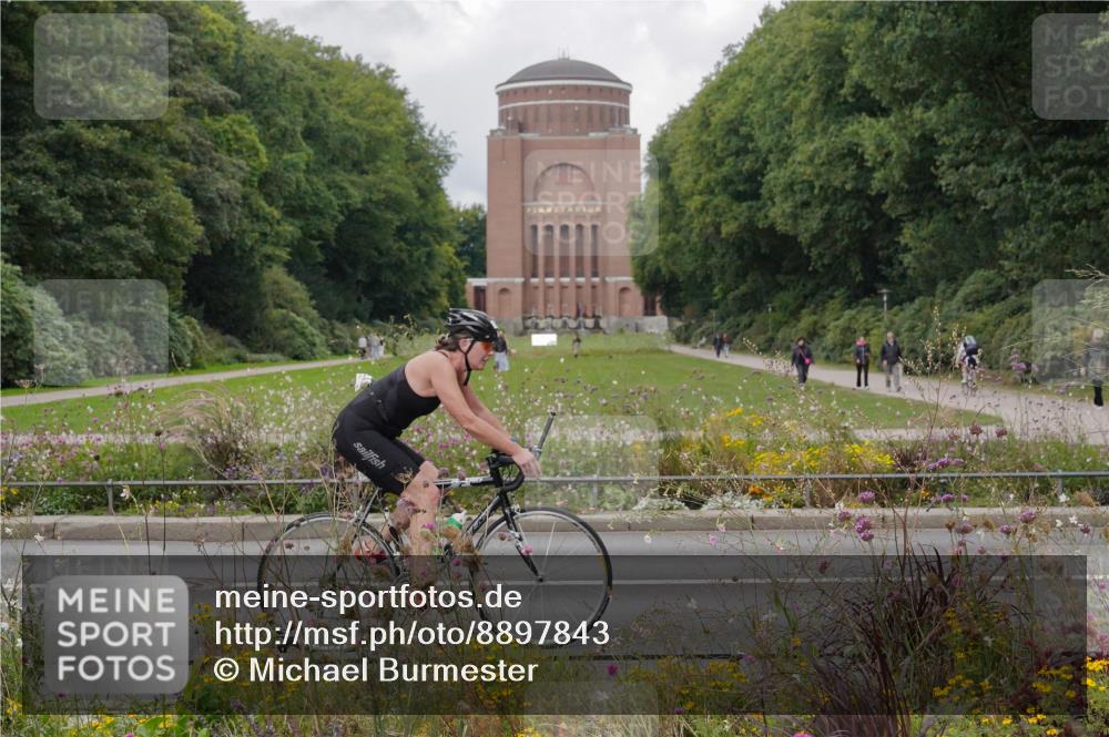14.09.2025 - Stadtparktriathlon Michael Burmester http://msf.ph/oto/8897843 14.09.2025 12:42:10 Radfahren 1236, 1297, 1411 meine-sportfotos.de