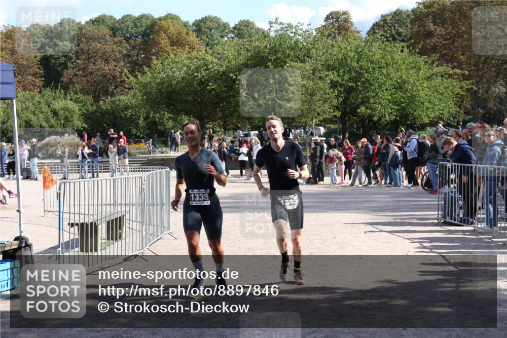 14.09.2025 - Stadtparktriathlon Strokosch-Dieckow http://msf.ph/oto/8897846 14.09.2025 13:41:38 Ziel 1295, 1335, 1340, 1345 meine-sportfotos.de