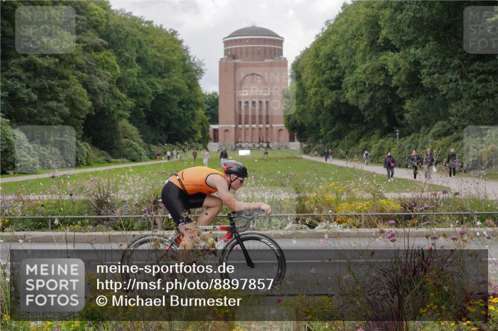 14.09.2025 - Stadtparktriathlon Michael Burmester http://msf.ph/oto/8897857 14.09.2025 12:42:17 Radfahren 1236, 1411 meine-sportfotos.de