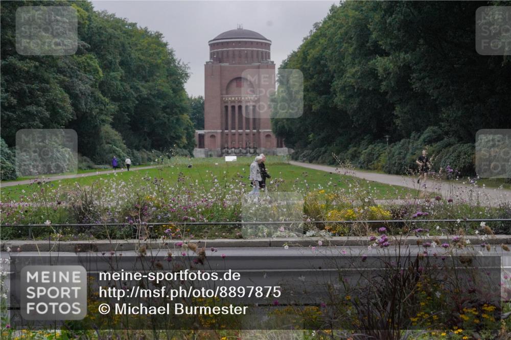 14.09.2025 - Stadtparktriathlon Michael Burmester http://msf.ph/oto/8897875 14.09.2025 09:02:22 Radfahren 333, 363, 366, 371 meine-sportfotos.de