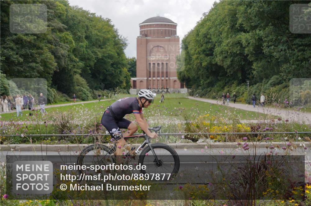 14.09.2025 - Stadtparktriathlon Michael Burmester http://msf.ph/oto/8897877 14.09.2025 12:42:46 Radfahren 1292, 1341, 1355, 1383, 1400, 1415 meine-sportfotos.de