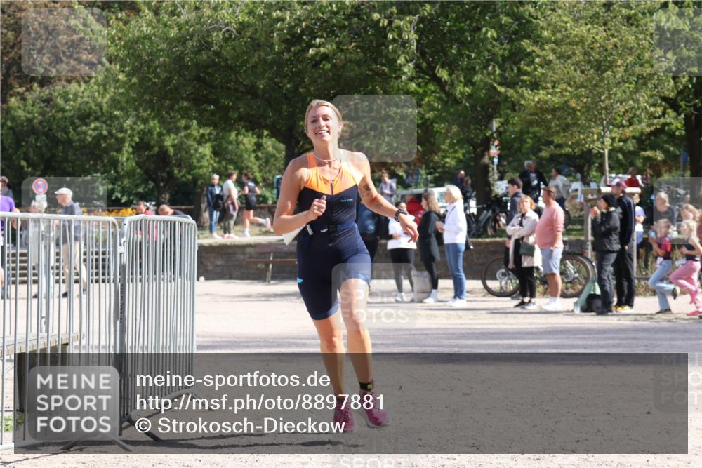14.09.2025 - Stadtparktriathlon Strokosch-Dieckow http://msf.ph/oto/8897881 14.09.2025 13:41:59 Ziel 1236, 1339, 1342, 1605, 1611 meine-sportfotos.de