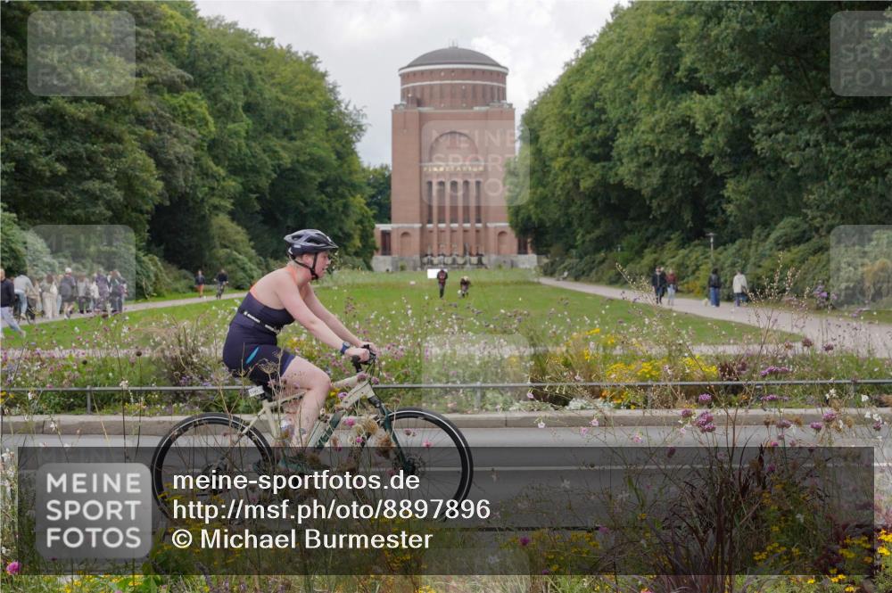 14.09.2025 - Stadtparktriathlon Michael Burmester http://msf.ph/oto/8897896 14.09.2025 12:42:50 Radfahren 1242, 1292, 1341, 1352, 1355, 1400, 1415 meine-sportfotos.de