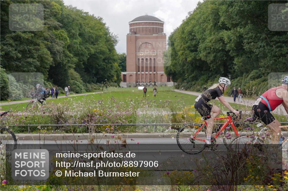 14.09.2025 - Stadtparktriathlon Michael Burmester http://msf.ph/oto/8897906 14.09.2025 12:43:02 Radfahren 1208, 1242, 1280, 1314, 1352, 1390, 1399 meine-sportfotos.de