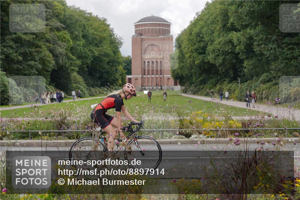 14.09.2025 - Stadtparktriathlon Michael Burmester http://msf.ph/oto/8897914 14.09.2025 12:43:03 Radfahren 1208, 1242, 1280, 1314, 1352, 1390, 1399 meine-sportfotos.de