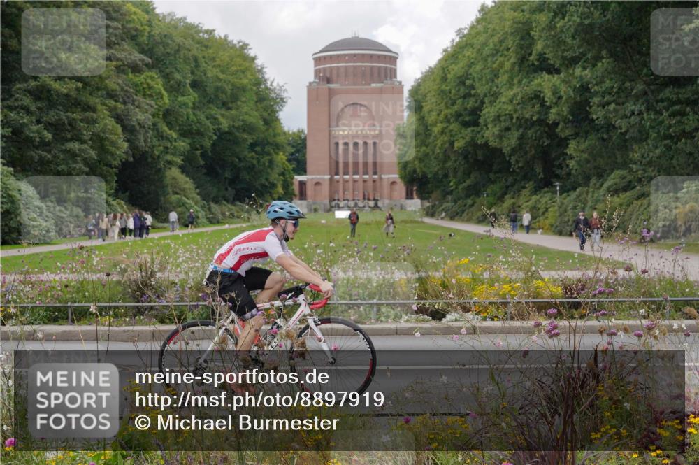 14.09.2025 - Stadtparktriathlon Michael Burmester http://msf.ph/oto/8897919 14.09.2025 12:43:04 Radfahren 1208, 1280, 1314, 1390, 1399 meine-sportfotos.de