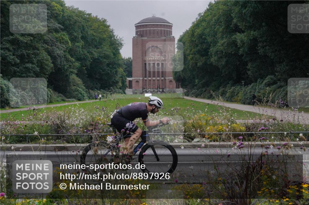 14.09.2025 - Stadtparktriathlon Michael Burmester http://msf.ph/oto/8897926 14.09.2025 09:02:47 Radfahren 302, 323, 361, 362, 375, 376 meine-sportfotos.de
