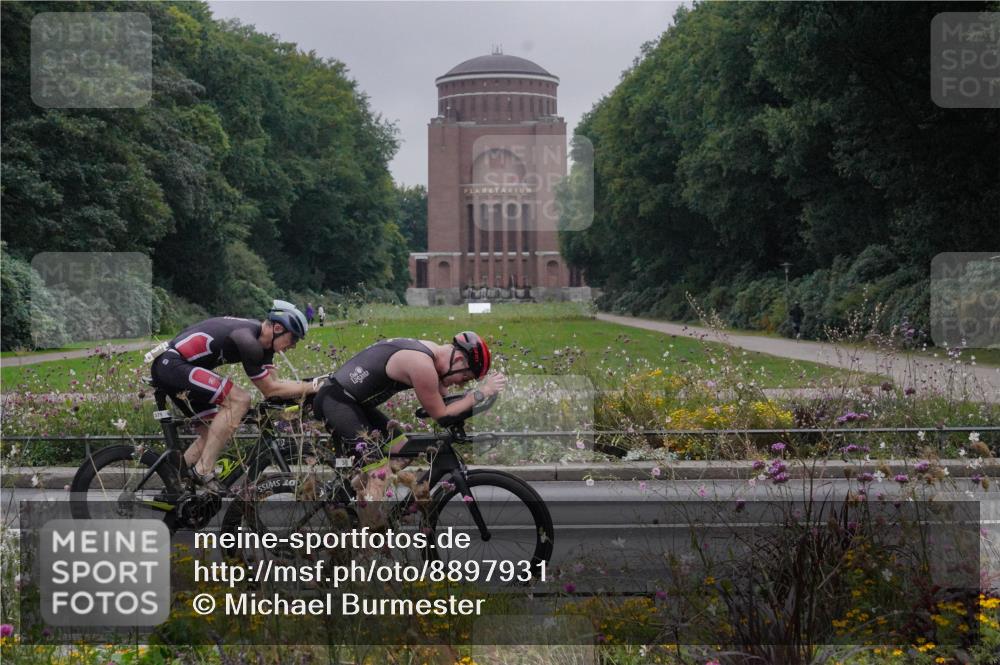 14.09.2025 - Stadtparktriathlon Michael Burmester http://msf.ph/oto/8897931 14.09.2025 09:02:48 Radfahren 302, 323, 361, 362, 375 meine-sportfotos.de