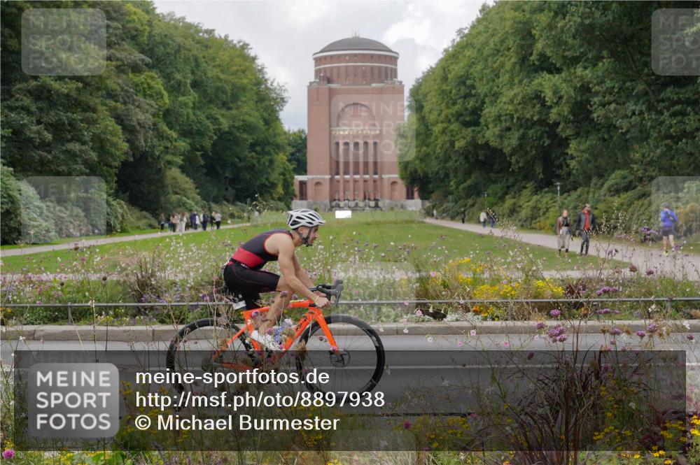 14.09.2025 - Stadtparktriathlon Michael Burmester http://msf.ph/oto/8897938 14.09.2025 12:43:30 Radfahren 1244, 1325, 1361, 1373, 1391 meine-sportfotos.de