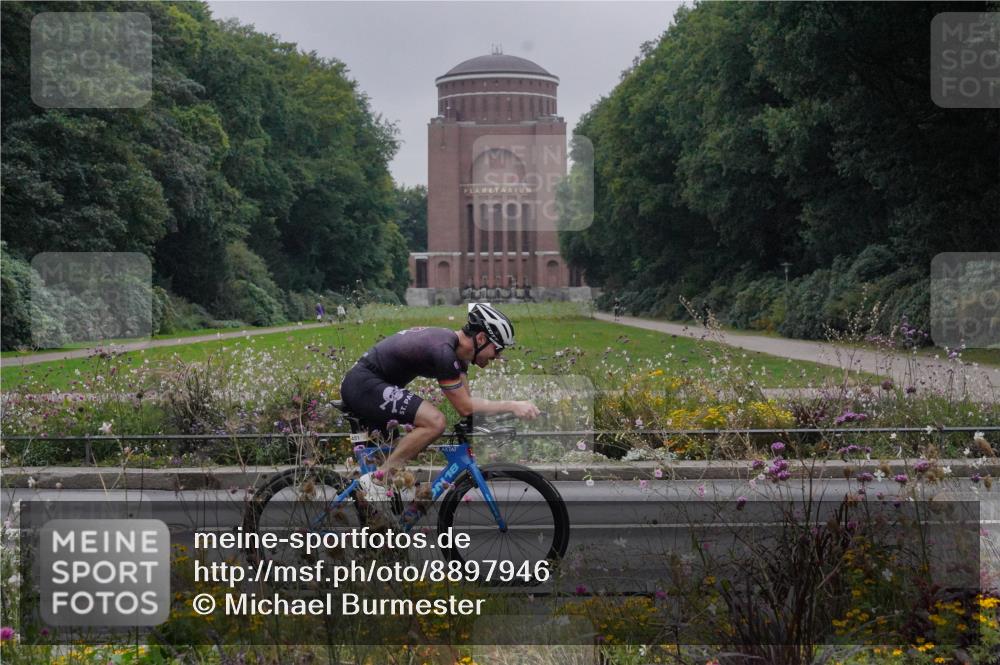 14.09.2025 - Stadtparktriathlon Michael Burmester http://msf.ph/oto/8897946 14.09.2025 09:02:59 Radfahren 341, 352, 362, 451 meine-sportfotos.de