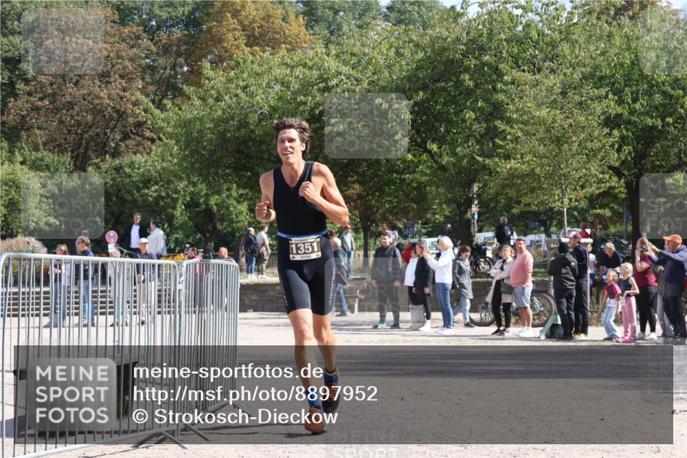 14.09.2025 - Stadtparktriathlon Strokosch-Dieckow http://msf.ph/oto/8897952 14.09.2025 13:42:28 Ziel 1351, 1374, 1389, 1414 meine-sportfotos.de