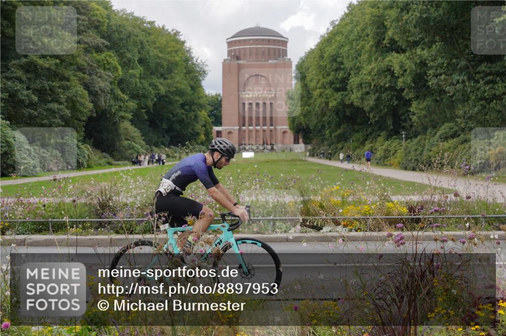 14.09.2025 - Stadtparktriathlon Michael Burmester http://msf.ph/oto/8897953 14.09.2025 12:43:40 Radfahren 1252, 1267, 1296, 1298, 1361, 1365, 1367, 1405, 1407 meine-sportfotos.de