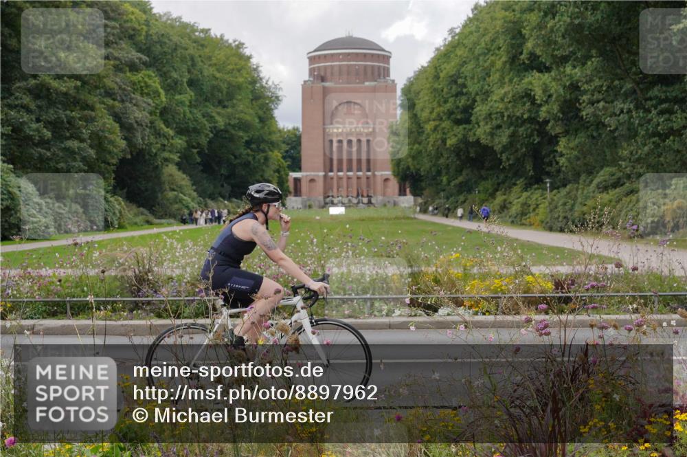 14.09.2025 - Stadtparktriathlon Michael Burmester http://msf.ph/oto/8897962 14.09.2025 12:43:43 Radfahren 1252, 1267, 1296, 1298, 1361, 1365, 1367, 1405, 1407 meine-sportfotos.de