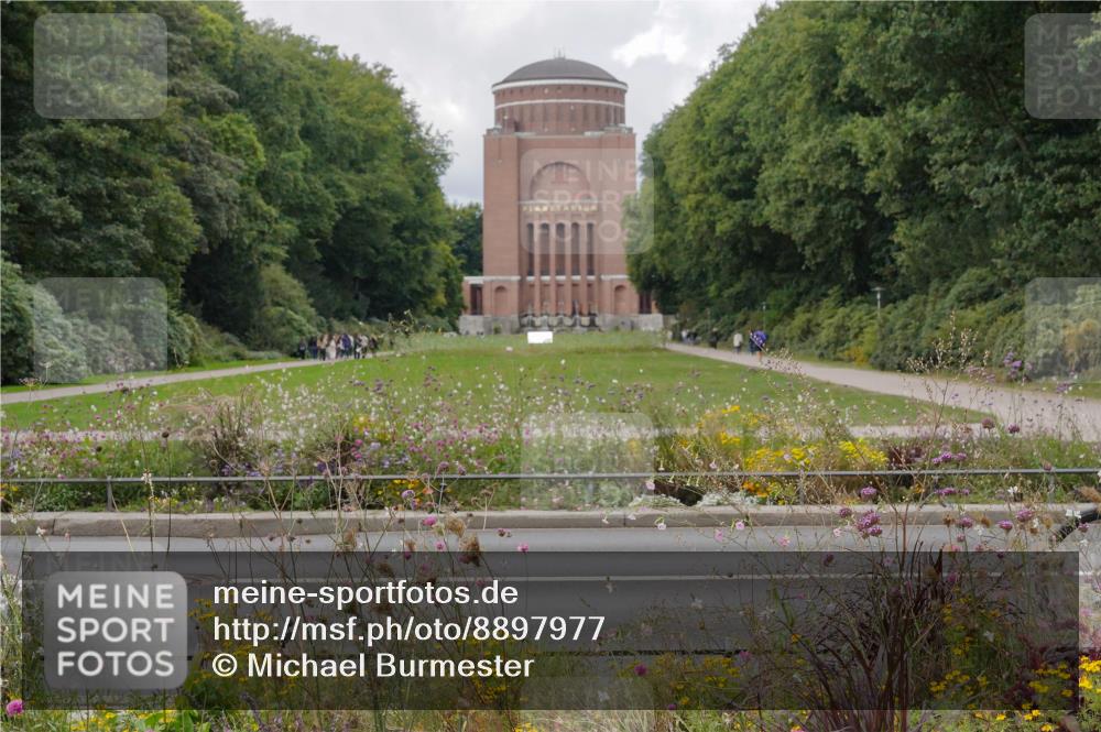 14.09.2025 - Stadtparktriathlon Michael Burmester http://msf.ph/oto/8897977 14.09.2025 12:43:45 Radfahren 1252, 1267, 1296, 1298, 1299, 1365, 1367, 1405, 1407 meine-sportfotos.de