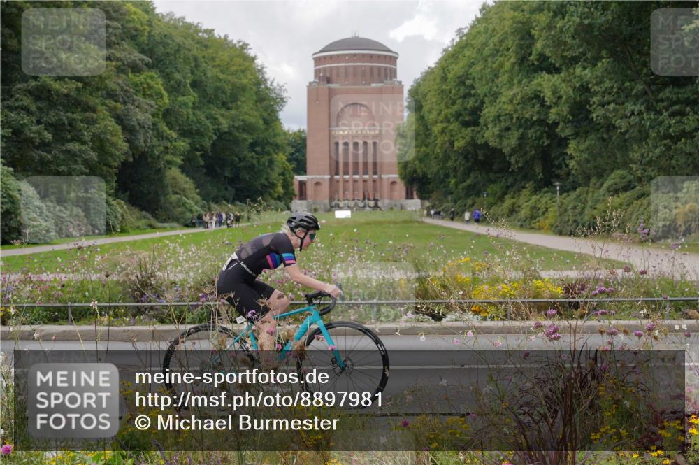 14.09.2025 - Stadtparktriathlon Michael Burmester http://msf.ph/oto/8897981 14.09.2025 12:43:46 Radfahren 1252, 1267, 1296, 1298, 1299, 1365, 1367, 1405, 1407 meine-sportfotos.de