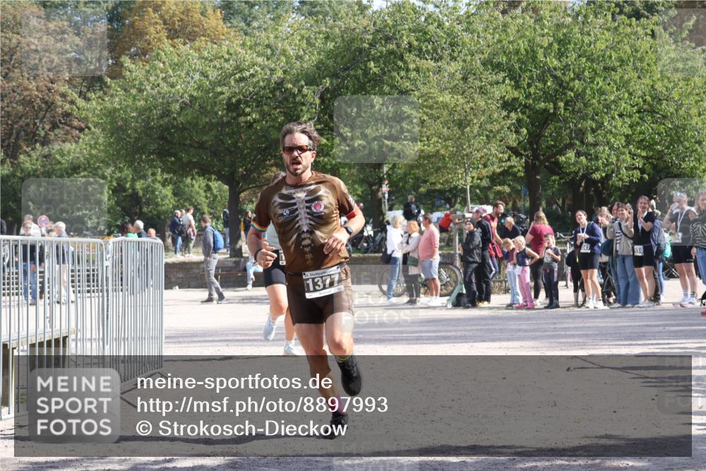 14.09.2025 - Stadtparktriathlon Strokosch-Dieckow http://msf.ph/oto/8897993 14.09.2025 13:42:57 Ziel 1321, 1377 meine-sportfotos.de