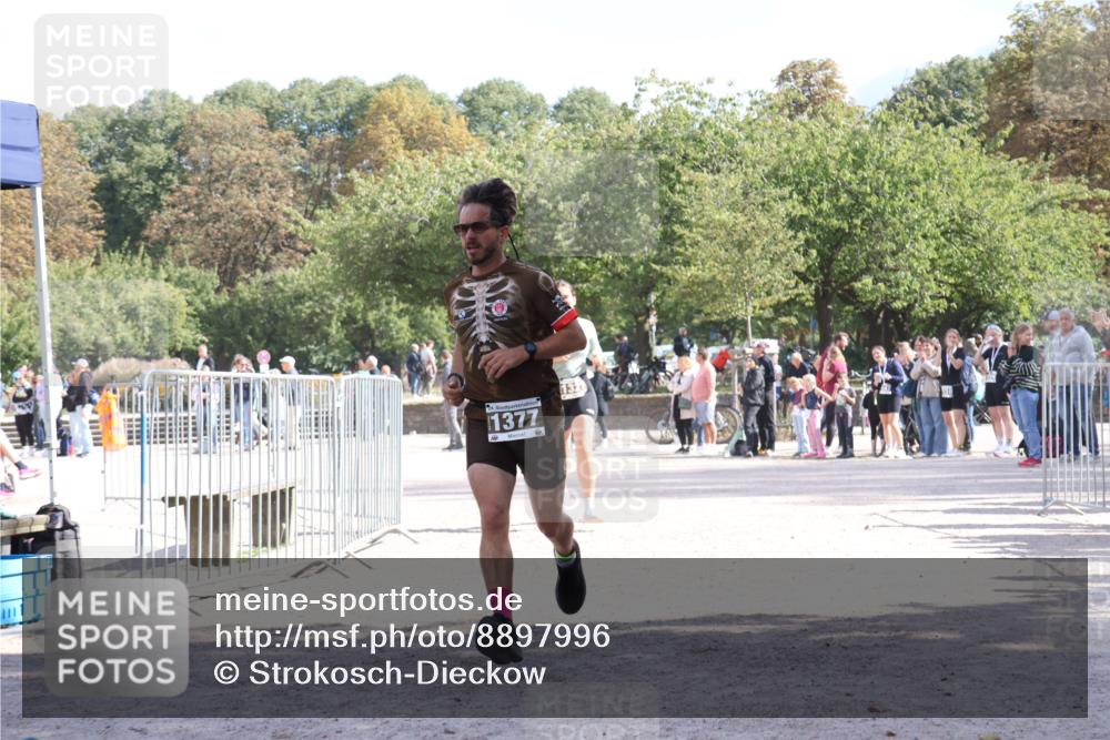 14.09.2025 - Stadtparktriathlon Strokosch-Dieckow http://msf.ph/oto/8897996 14.09.2025 13:42:58 Ziel 1321, 1377 meine-sportfotos.de