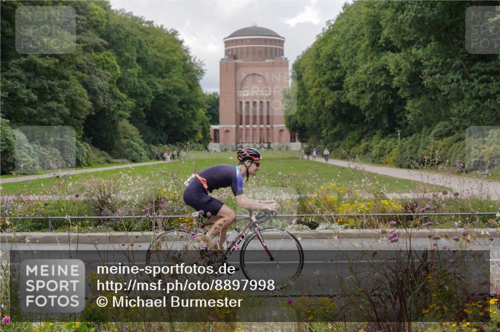 14.09.2025 - Stadtparktriathlon Michael Burmester http://msf.ph/oto/8897998 14.09.2025 12:44:07 Radfahren 1246, 1386, 1388 meine-sportfotos.de